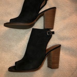 Lucky Brand Black wedges!